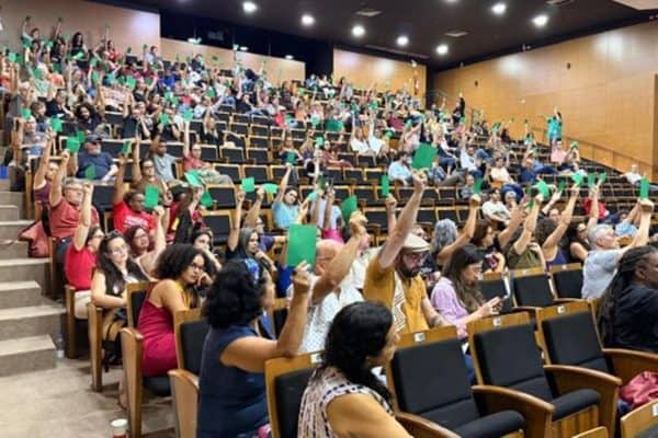 Professores da UnB aceitam proposta e encerram indicativo de greve com o MGI