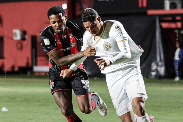 Vitória vence Chapecoense por 4 x 0 com destaque para Erick e Matheuzinho
