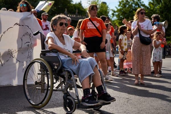 Maricarmen Abascal, símbolo dos protestos por habitação na Espanha, morre aos 87 anos