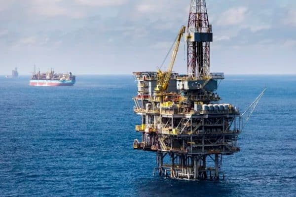 Petróleo sobe mais de 4% com rumores de novos ataques ao Irã por Trump