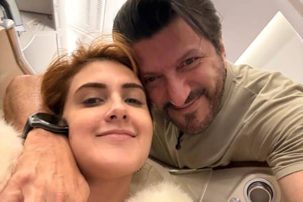Viúva de Lito Sousa emociona-se em homenagem e recebe apoio dos fãs