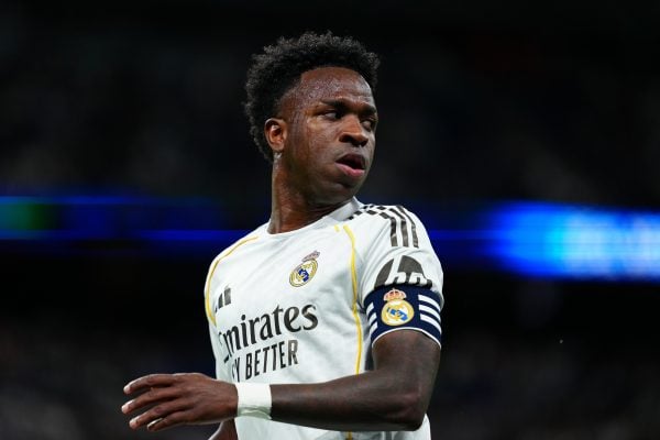 Raúl Asencio defende Vini Jr. e apoia Mbappé para a Bola de Ouro