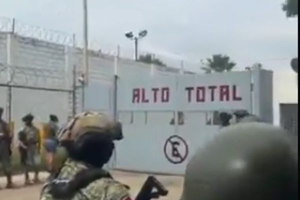 Rebelião em presídio no México resulta em 10 mortes, incluindo uma criança