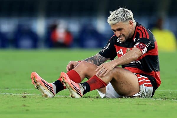 Flamengo vê chances de título caírem após empate; Palmeiras se aproxima na tabela