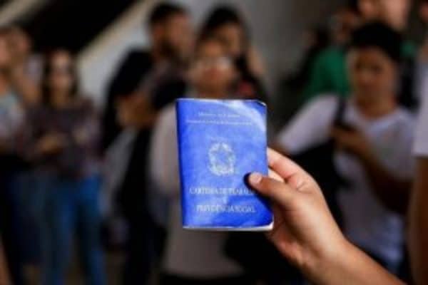Agências do Trabalhador no DF oferecem 751 vagas de emprego com salários de até R$ 5 mil