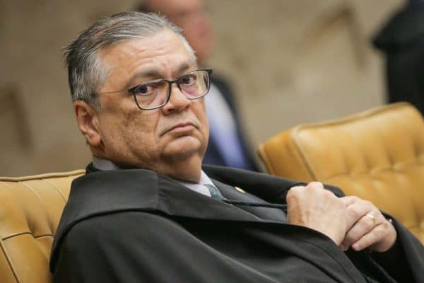 Ministro Flávio Dino relata ameaças de morte recebidas por mensagens