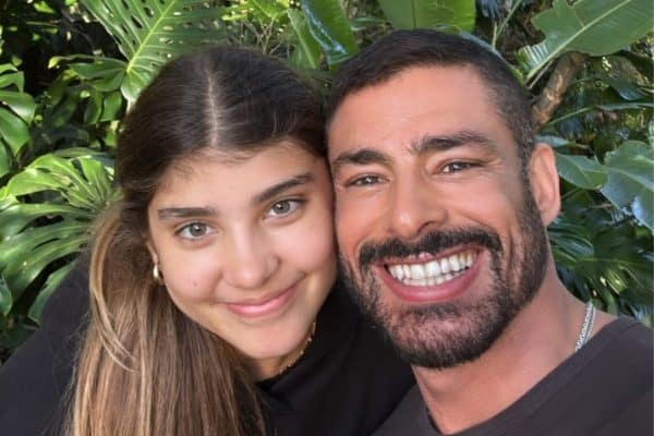 Cauã Reymond fala sobre paternidade e quebra de padrões com a filha Sofia
