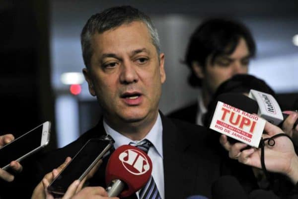 Fábio Medina Osório buscou aproximar Daniel Vorcaro de Paulo Gonet, revelam mensagens