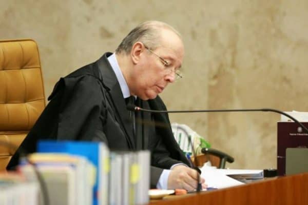 Celso de Mello destaca o papel do jornalista na defesa da democracia