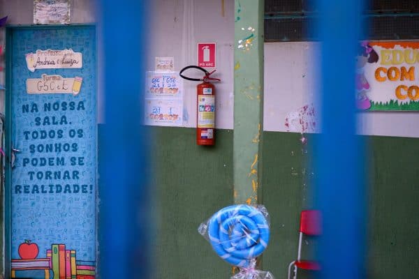 Alunos em perigo: 33 escolas no Entorno sem inspeção dos bombeiros