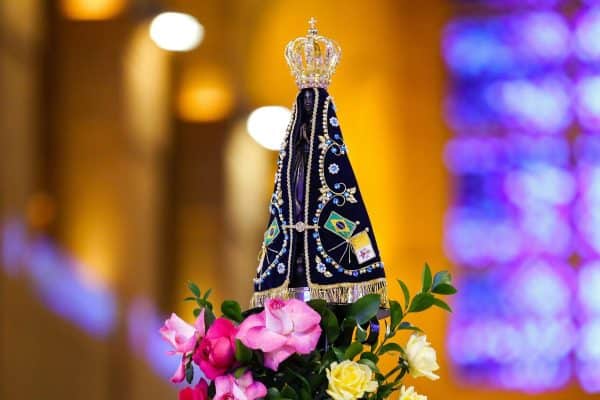 Nossa Senhora Aparecida: História da Padroeira do Brasil e Seus Milagres