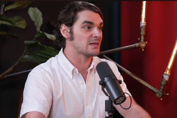 RJ Mitte, ator de Breaking Bad, perdeu ganhos devido a golpe de ex-empresária