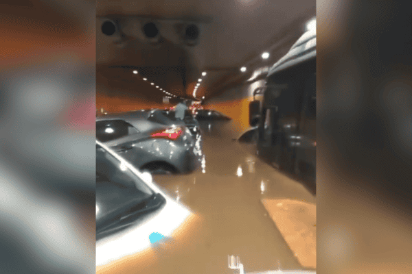 Taxista relata perda de carro durante enchente em túnel de São Paulo