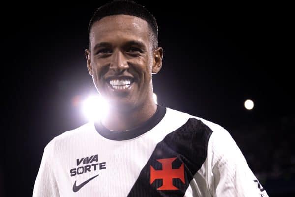 Robert Renan revela que gostaria de ter iniciado carreira no Vasco