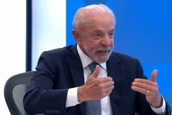 Lula afirma que tarifas podem afetar mais os EUA do que o Brasil em sabatina