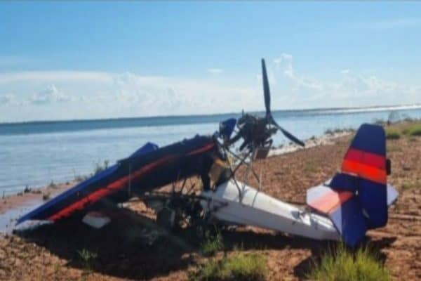 Aeronave que caiu no Tietê usava peças de carro e fita isolante, diz FAB