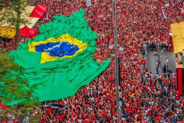 Prefeitura de SP cancela ato pró-Lula e gera divisão na esquerda