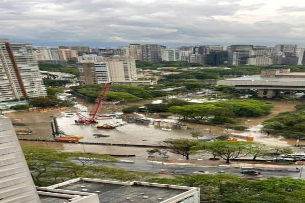 São Paulo em alerta para alagamentos nesta sexta-feira (16)