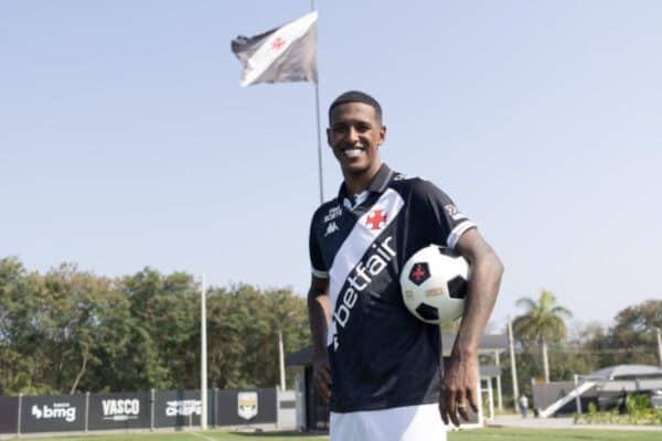 Robert Renan destaca infância na Ceilândia e amor pelo Vasco da Gama