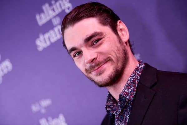 Ator de Breaking Bad, RJ Mitte, é encontrado morto pela mãe aos 34 anos