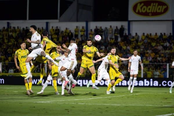 Mirassol vence Internacional e se afasta da zona de rebaixamento
