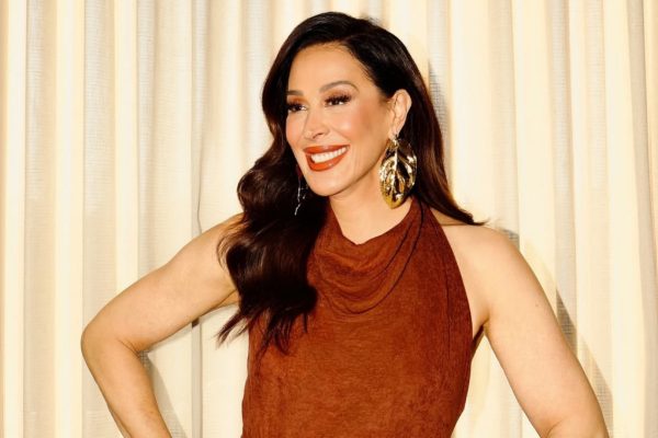 Claudia Raia fala sobre menopausa e especialistas discutem cuidados necessários