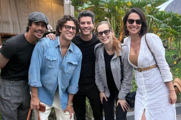 Reencontro do elenco de Rebelde no velório de Lua Blanco emociona fãs
