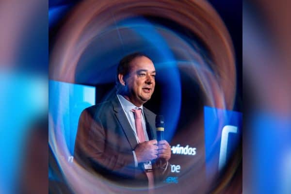 Presidente da Fiemg sugere ajustes em programas sociais após fim da escala 6×1