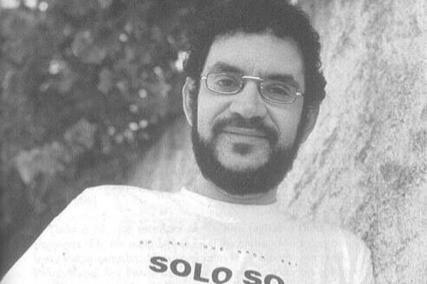 Livro investiga a conexão de Renato Russo com signos e astrologia