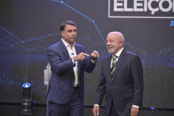 Lula responde a xingamentos de Flávio Bolsonaro e destaca limites da civilidade em debates eleitorais