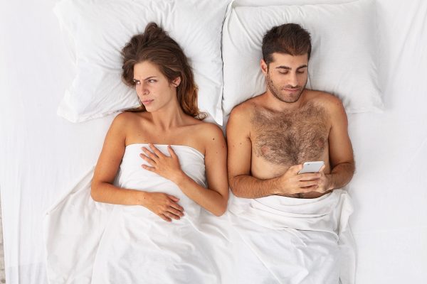 Estudo Revela que Consumo Excessivo de Pornografia Reduz Satisfação Sexual Masculina