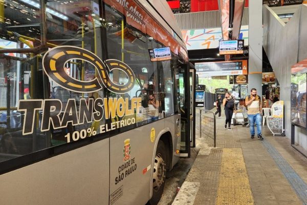 Linhas de ônibus da Transwolff aguardam licitação após 2 anos de intervenção