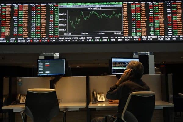 Bolsa de Valores fecha em queda após pesquisas eleitorais