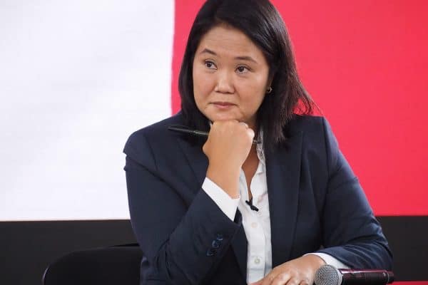 Keiko Fujimori poderá implementar leis contra crime sem aprovação do Congresso no Peru