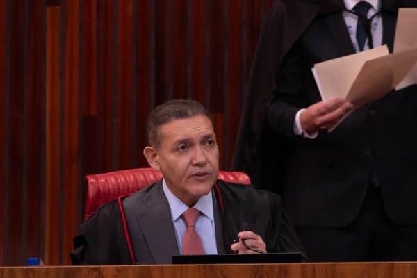 Kassio Nunes Marques exige que Meta, Google e X expliquem ações do “Exército do Lula”