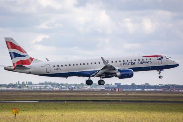 Nike transforma pista de aeroporto em maratona feminina em Londres