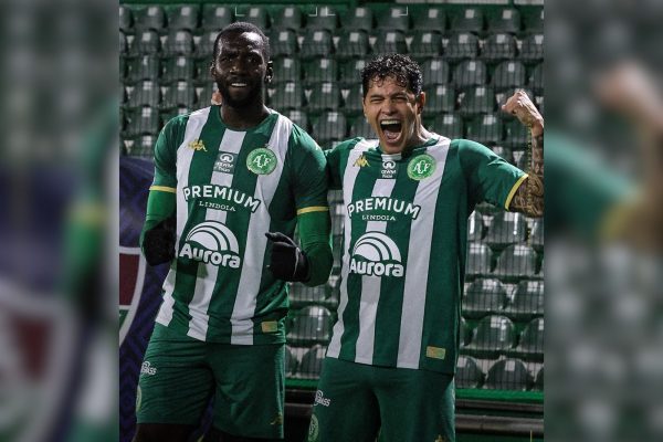Brasileirão: com destaque de Giovanni Augusto, Chapecoense vence o Fluminense