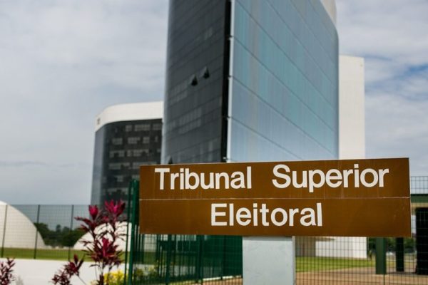 TSE envia mais de 1 milhão de alertas sobre mudança nos locais de votação