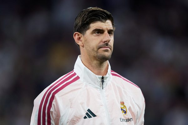 Courtois fica fora do Real Madrid contra o Barcelona por gripe