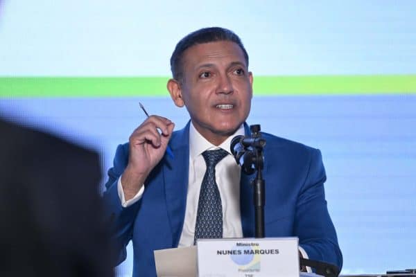 TSE: Nunes Marques prevê resultado da eleição “por volta de 20h30”