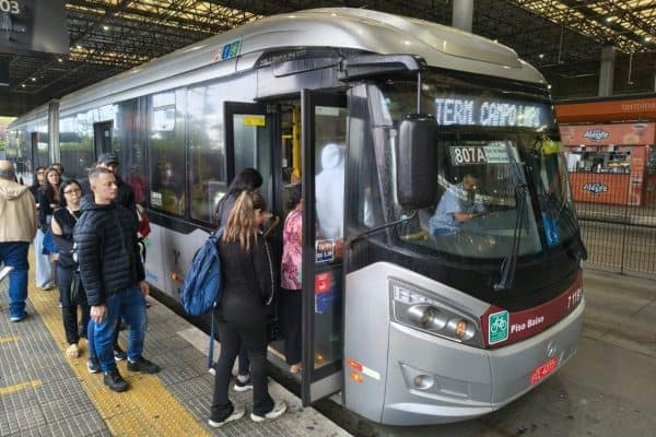 PT pede mais tempo de votação em SP após problemas com ônibus