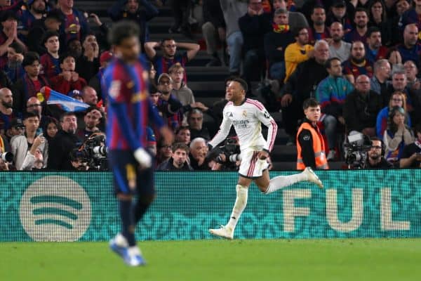 Mbappé marca para o Real Madrid em clássico contra o Barcelona; veja vídeo