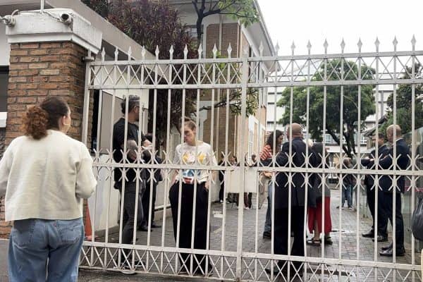 “Perdidos”, mesários aguardam orientação sobre reabertura da votação em SP