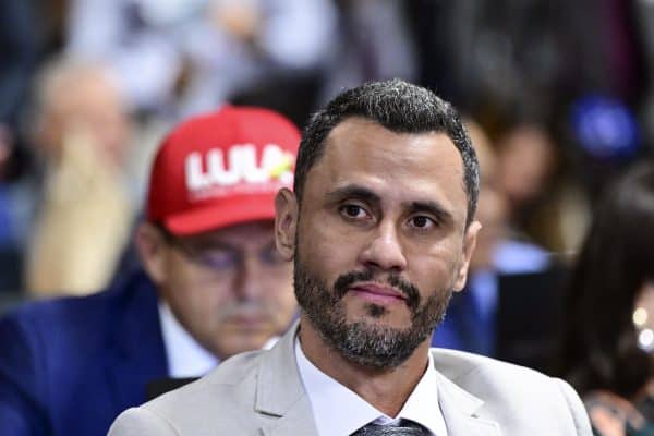 Sem comentar vitória de Lula, Cleitinho está “chateado”, diz aliado