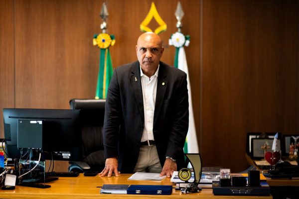 CLDF: Wellington Luiz retira assinatura de projeto sobre nova reeleição