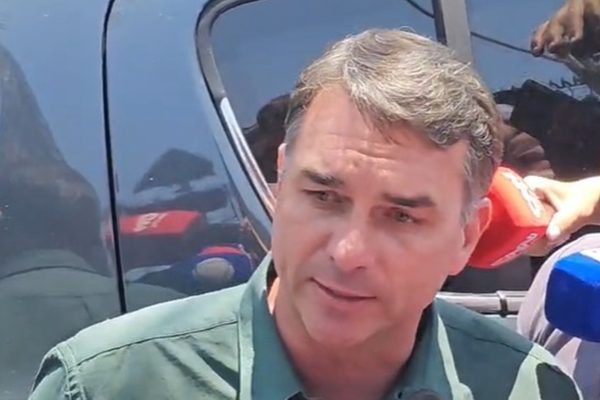 Flávio deixou discurso de fraude após reunião com Tarcísio e aliados