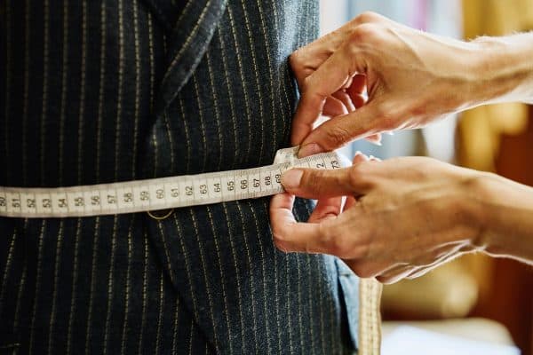 Canetas emagrecedoras impulsionam procura por sapateiros e alfaiates