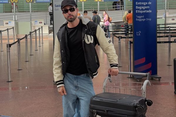Internautas detonam Rico Melquiades após posar em aeroporto: “Tchau, some”