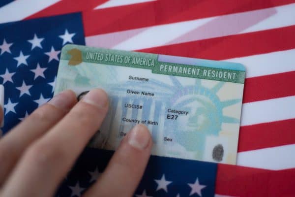 Com vitória de Lula, procura por green card dispara e demanda sobe 2.154%