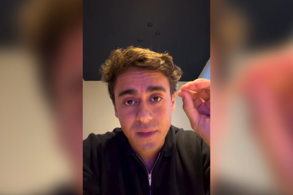 “Imbecil”, reage Nikolas após Rousseff pedir apreensão de seu passaporte